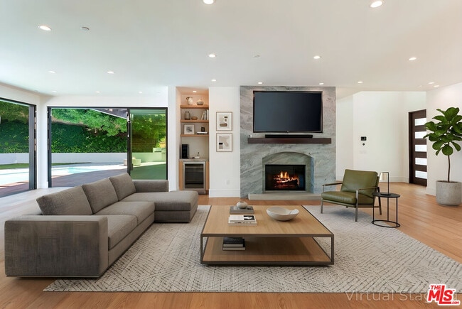 Building Photo - 382 Aderno Way