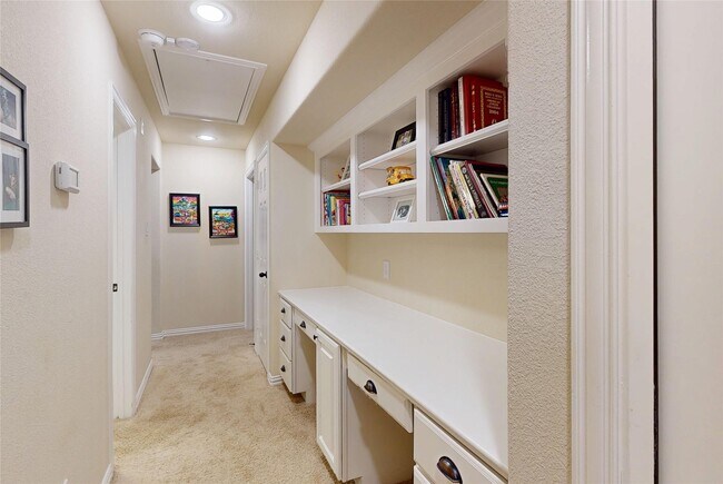 Building Photo - 25003 Stratton Meadows Dr