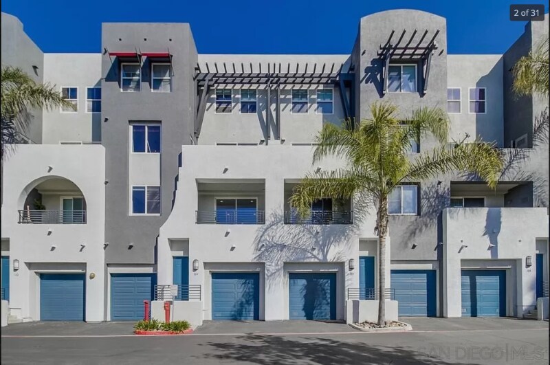 Building Photo - 1760 E Palomar St