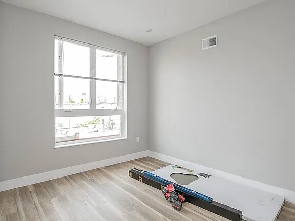 Building Photo - 2008 N Darien St