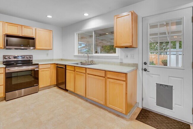 Building Photo - 12620 SW 12th St