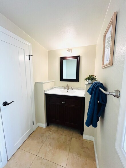 Downstairs Bath - 618 Woodland Dr