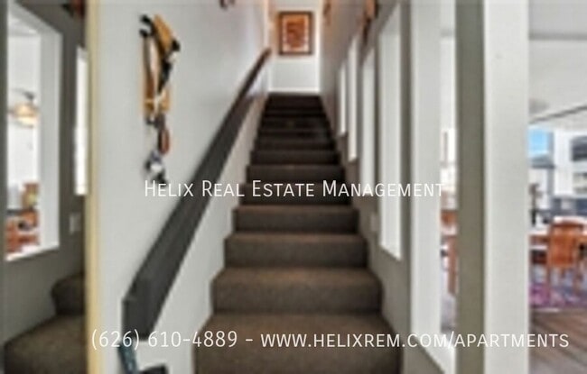 Building Photo - 7322 Marina Pacifica Dr N