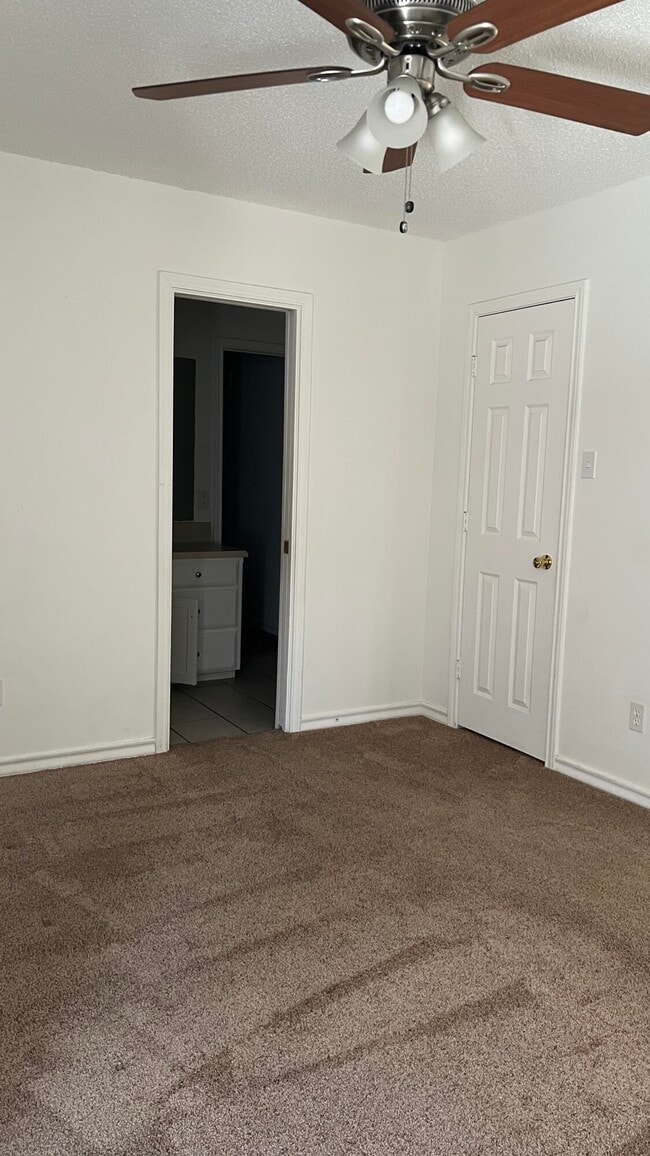 Building Photo - 4410 Jarvis St