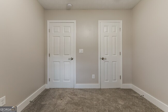 Building Photo - 1634 Riverview Ct