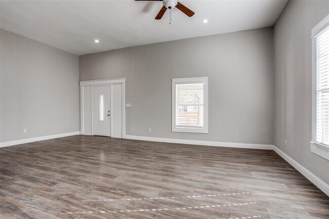 Building Photo - 5201 Eastside Ave