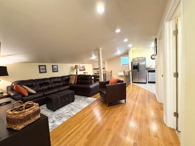 Building Photo - 1065 Mackey Pike