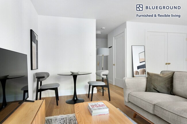 Building Photo - 501 E 87th St