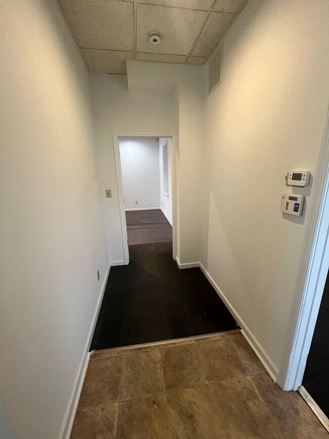 Building Photo - 243 W Vine St