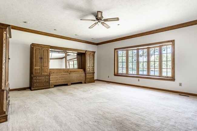 Building Photo - 9628 Summerlakes Dr