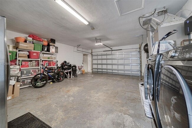 Building Photo - 10600 SW 80th Ct