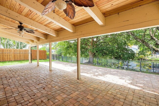 Building Photo - 9870 NW 10th Ct