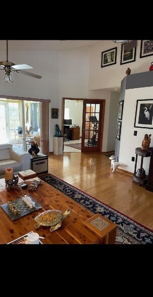 Living room - 7639 Wells Ct