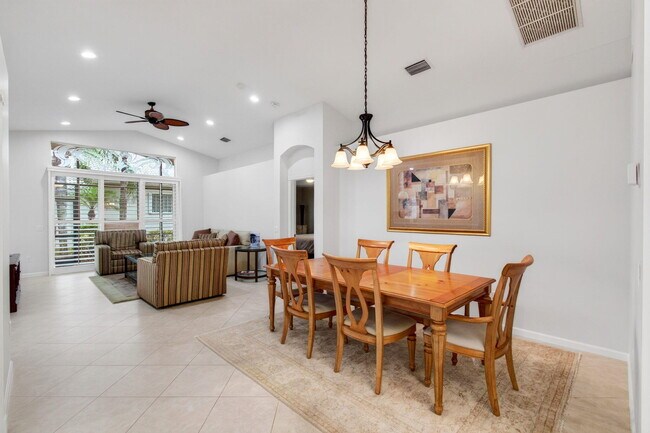 Building Photo - 9895 Tallyrand Dr