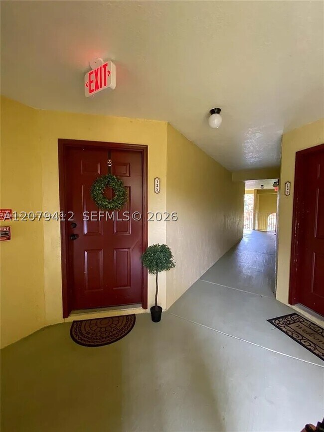 Building Photo - 13090 Vista Isles Dr