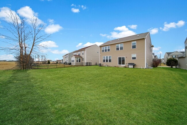 Building Photo - 4255 Fraser Cir