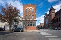 Building Photo - 1400 W Chestnut St