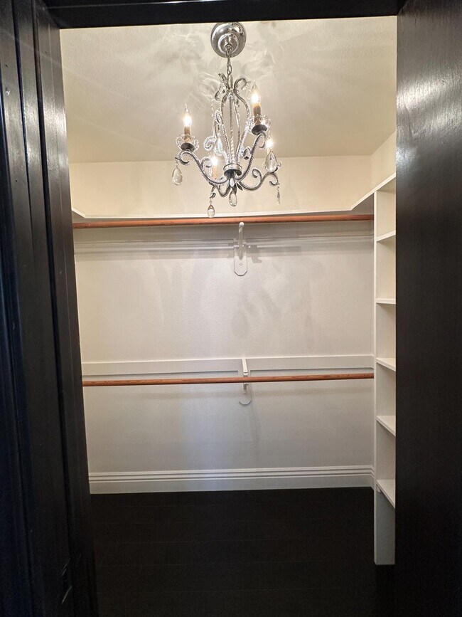 Building Photo - 3644 W Beechwood Ave