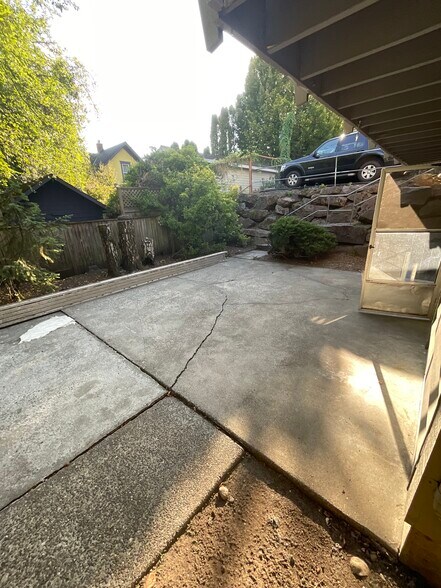 Building Photo - 935 N 85th St