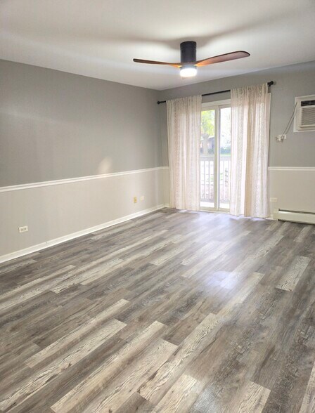 Family room - 213 E Liberty St