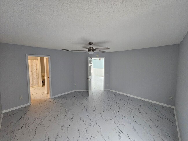 Building Photo - 8459 SE 177th Roleson Ln