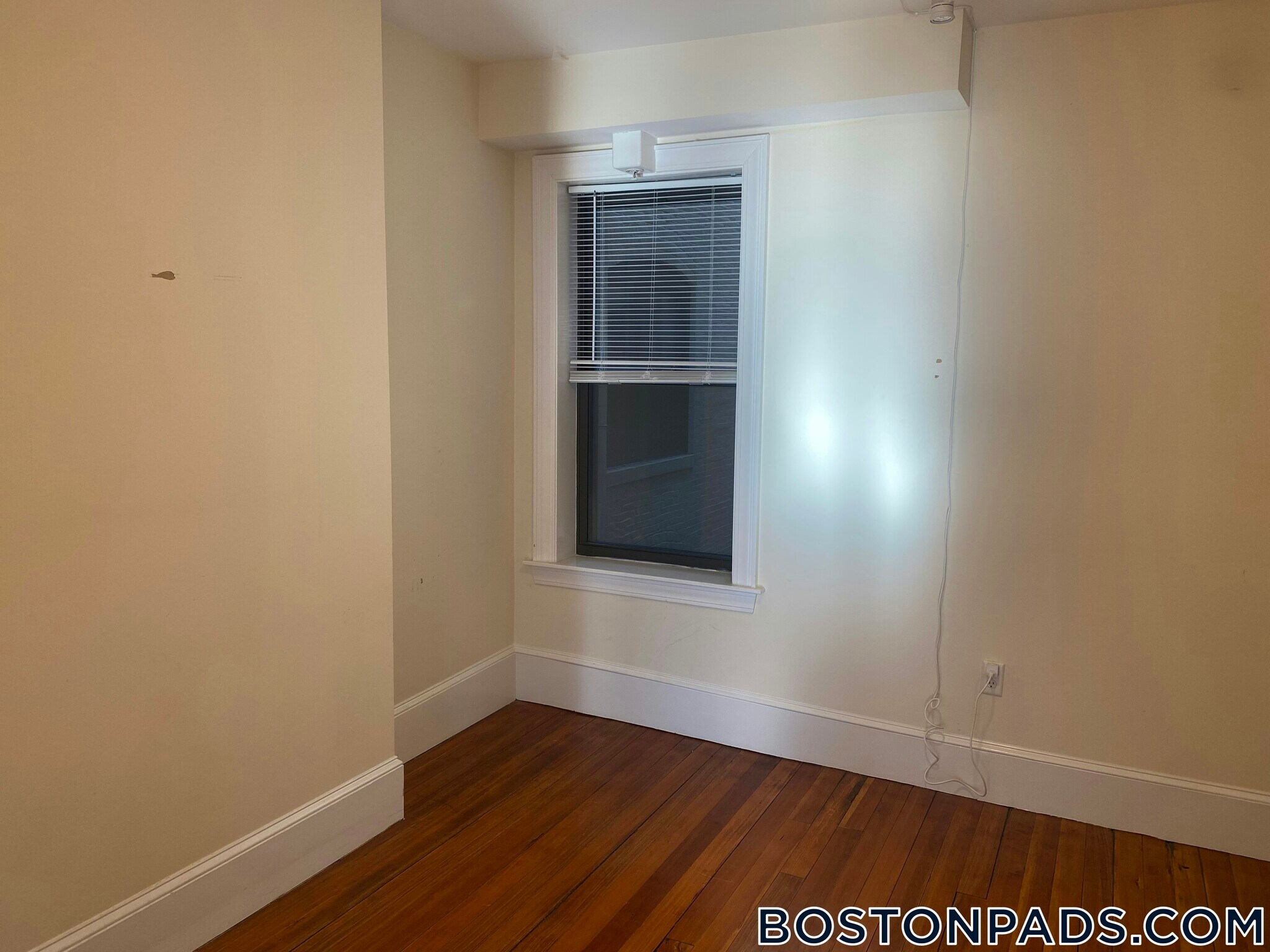 Building Photo - 881 Massachusetts Ave