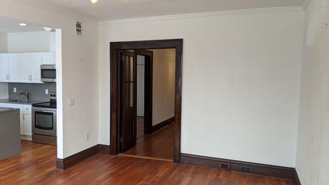 Building Photo - MainStN446