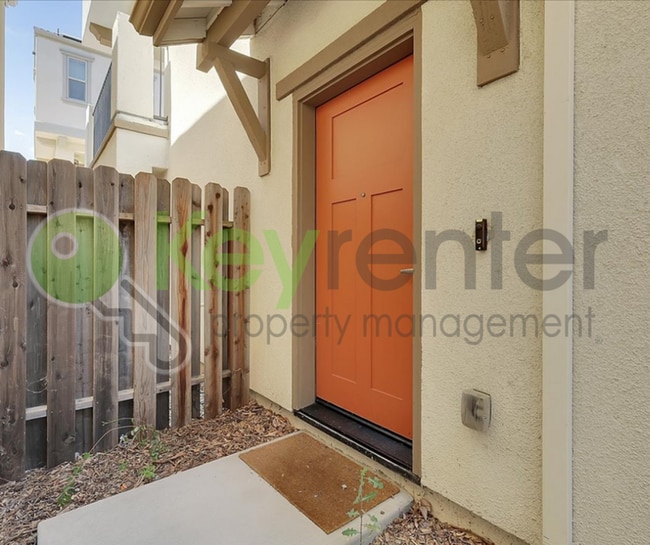 Building Photo - 487 McClatchy Way