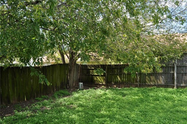 Building Photo - 8904 Curlew Dr