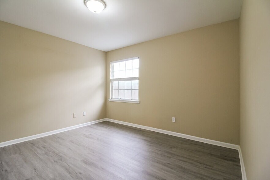 Building Photo - 8028 Bannockburn Dr