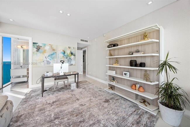 Building Photo - 18501 Collins Ave