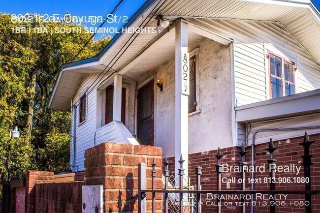 Building Photo - 802 E Cayuga St