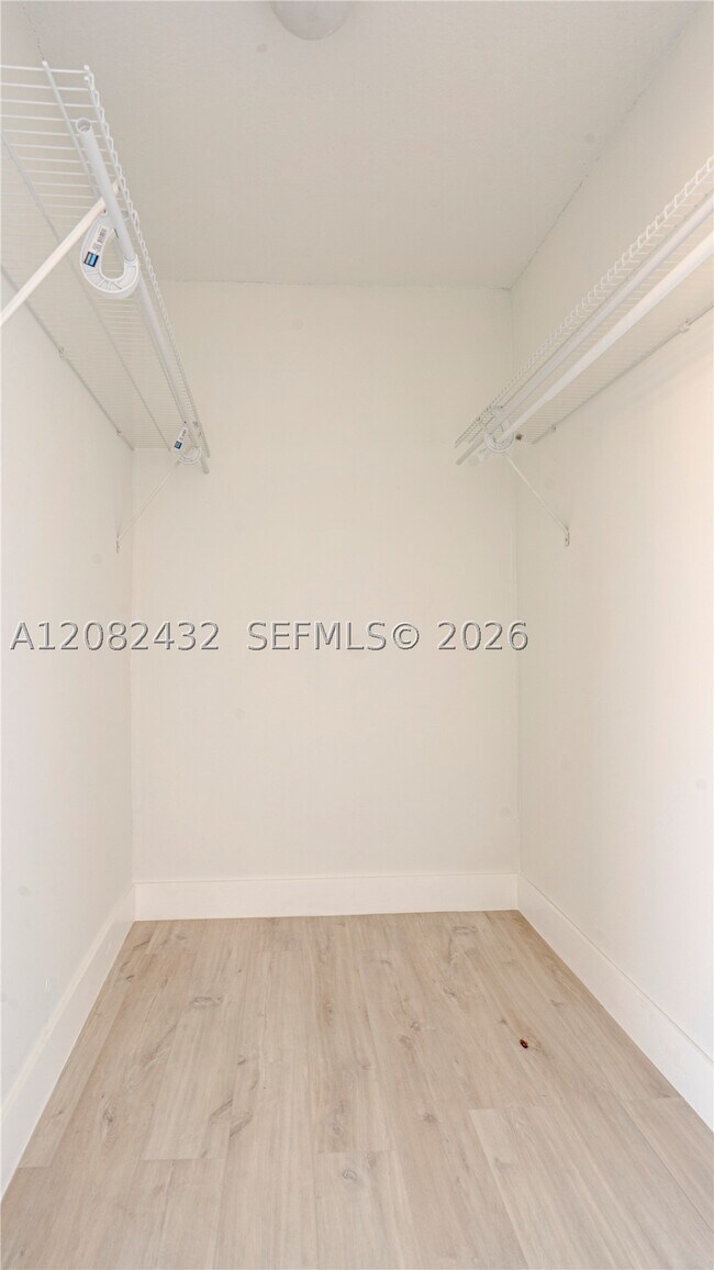 Building Photo - 710 SW 114th Ave