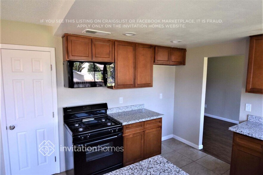 Building Photo - 9209 Sungold Way