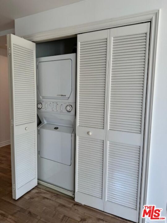 Building Photo - 320 S Willaman Dr