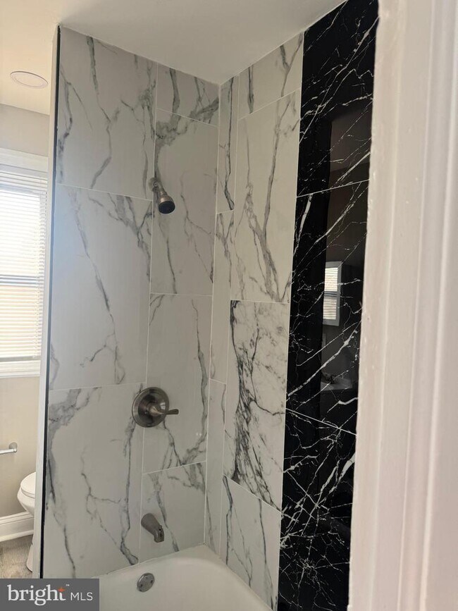 Building Photo - 1945 W Airdrie St