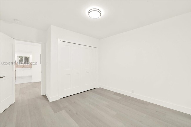 Building Photo - 350 Aledo Ave