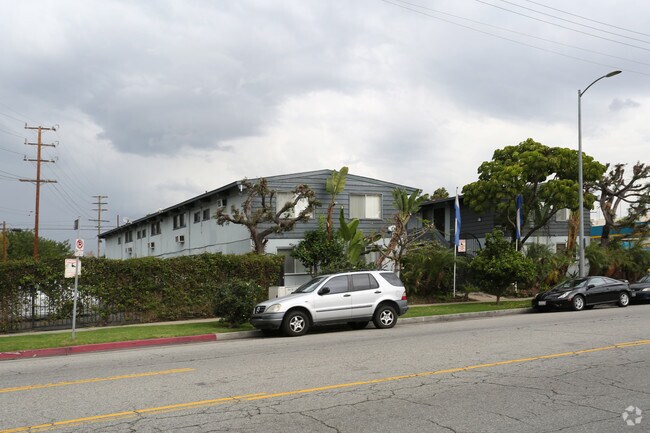 Primary Photo - 9025 National Blvd
