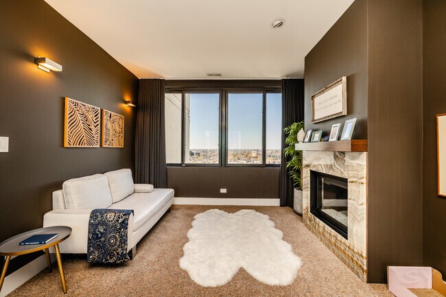 Building Photo - 2754 N HAMPDEN Ct