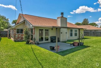 Building Photo - CROSSMEADOW