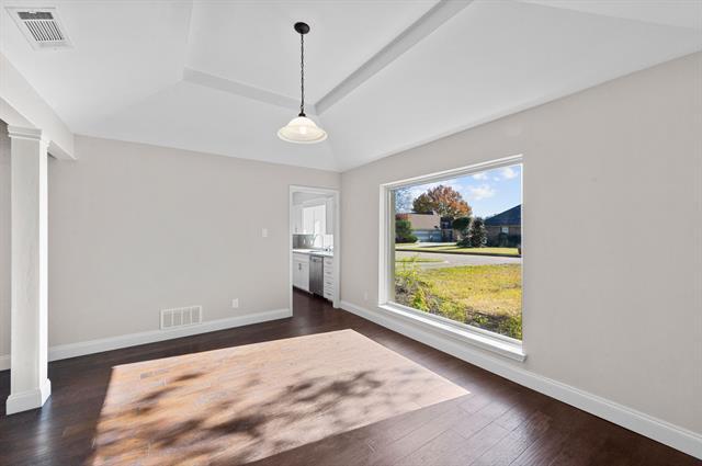 Building Photo - 207 Fresh Meadow Dr