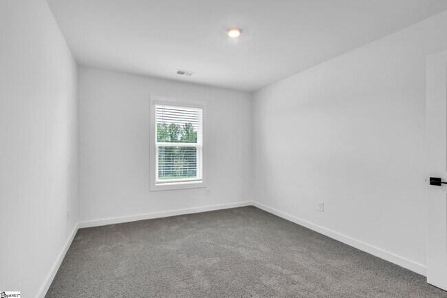 Building Photo - 1250 Westgate Vlg Dr