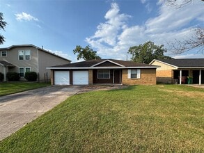 Building Photo - 1812 Dolphin Dr