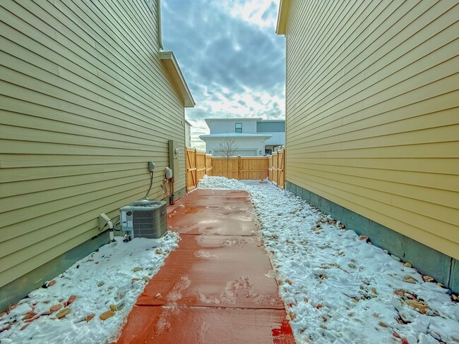 Building Photo - Brookfield Home Available in North Central...