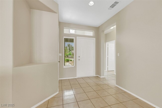 Building Photo - 495 Elm Crest Pl