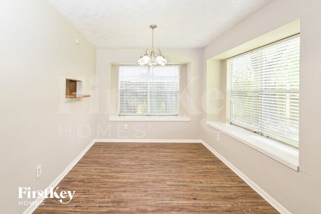 Building Photo - 15823 Baybriar Dr