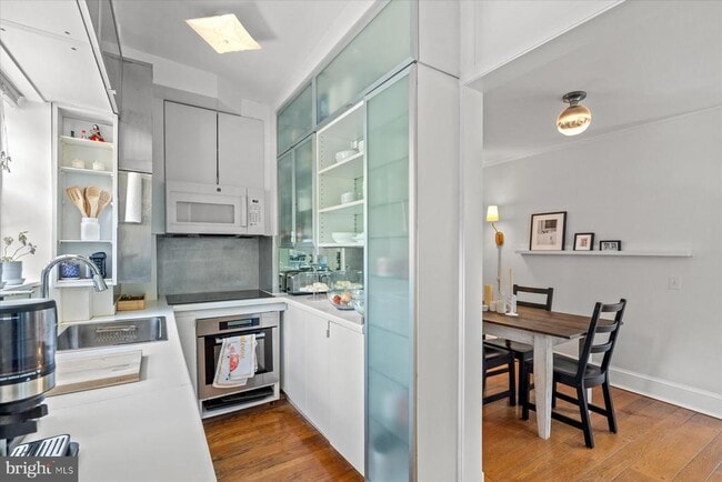 Building Photo - 1647 34th St NW