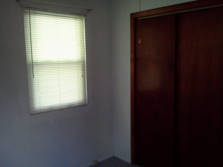 Building Photo - 296 Main St