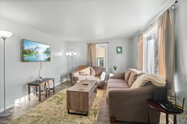 Building Photo - 1446 9th St