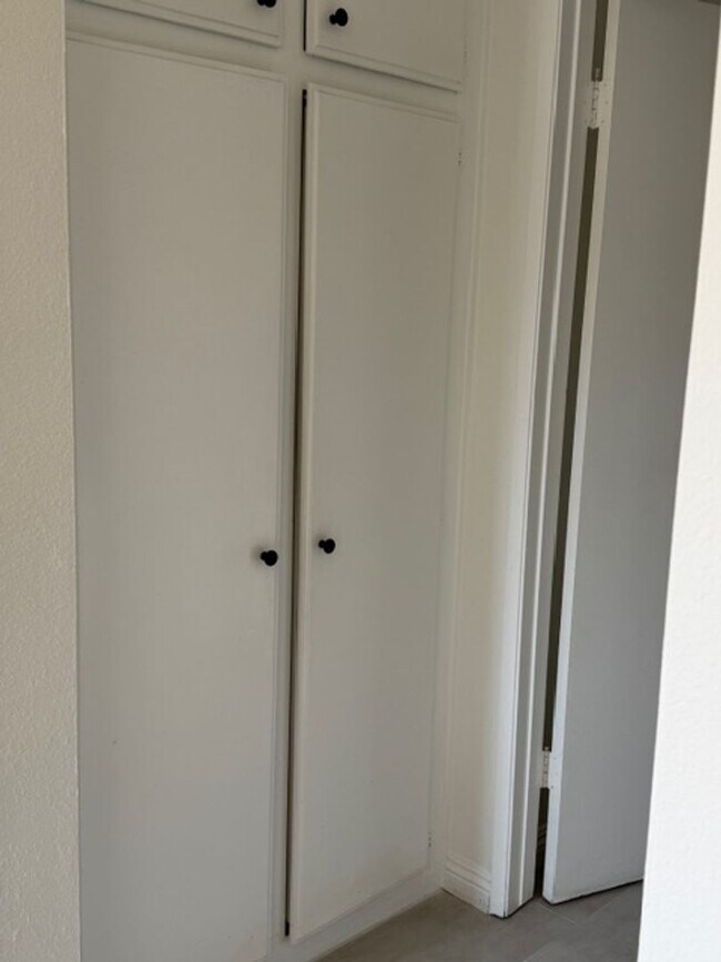 Building Photo - For Lease – Charming Condo in Glendale Hills